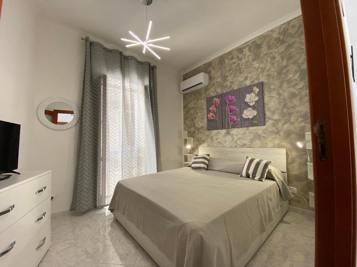 Sea&Sun Apartament Chiaia Наполи Екстериор снимка